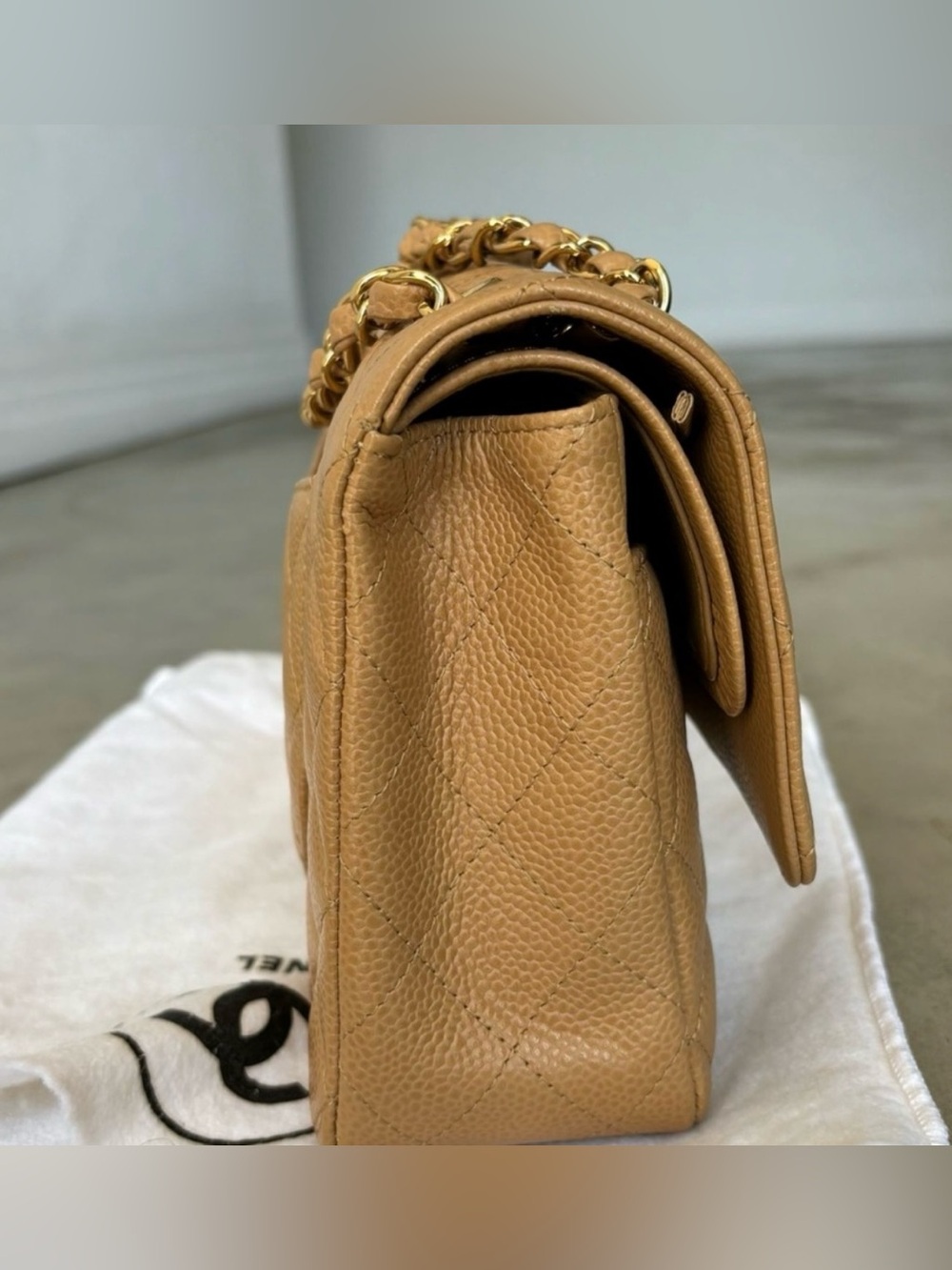 🦄 Vintage Chanel Classic Flap Dark Beige Caviar 24K Gold Hardware - Picture 8 of 9